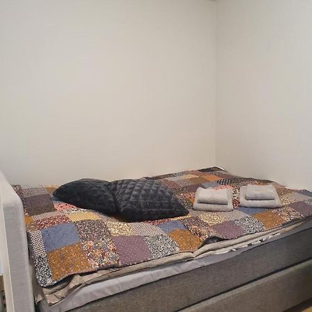 Moderni, Viihtyisae Pikkukaksio Saunalla Пори Екстериор снимка